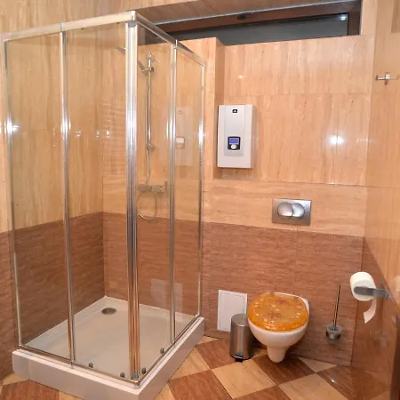 - Basen, Kort Tenisowy, Parking Apartmán *