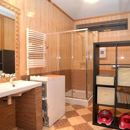 - Basen, Kort Tenisowy, Parking Apartmán Poddąbie